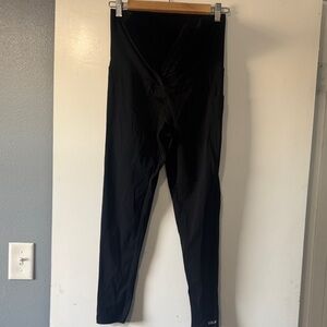 Athletic Motion Black w/ Pockets High-Waisted/ shaping Leggings- size XL 10/12